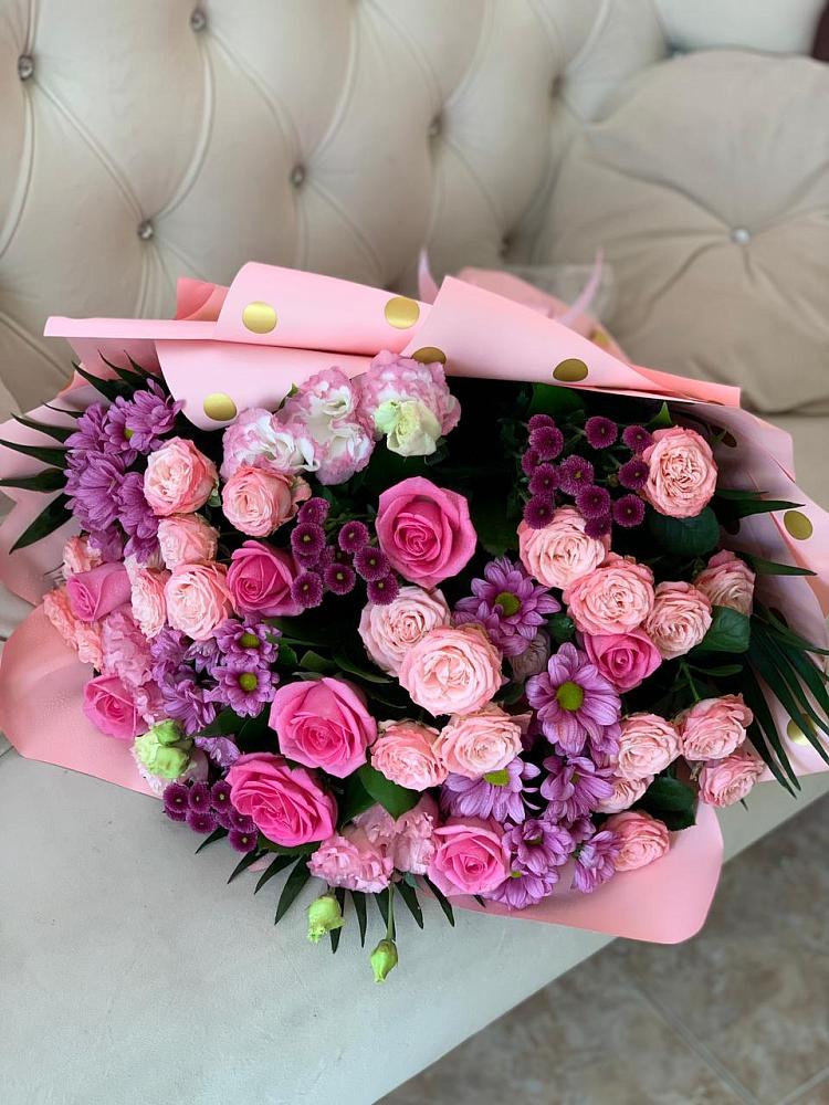 Букет цветов из: Хризантемы, Розы и Лизиантусы в Кольчугино