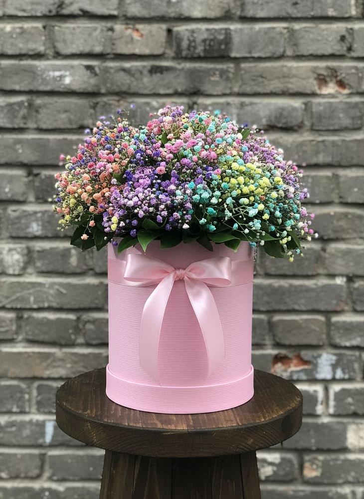 Цветочная композиция из Гипсофила и Розы в шляпной коробке в Кольчугино