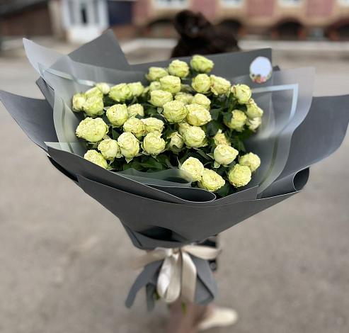 Букет Белые кустовые розы Солинеро в Кольчугино