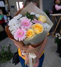 Букет цветов из:  Герберы, Розы и Хризантемы в Кольчугино