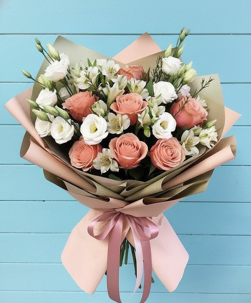 Букет цветов из: Розы, Альстромерии и Лизиантусы в Кольчугино