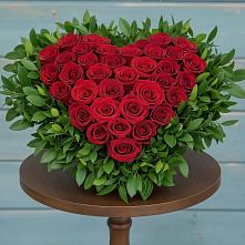 Цветочная композиция из Розы в виде сердца в Кольчугино