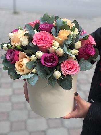 Цветочная композиция из Розы в шляпной коробке в Кольчугино