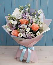 Букет цветов из:  Лизиантусы, Розы, Альстромерии и Гипсофила в Кольчугино
