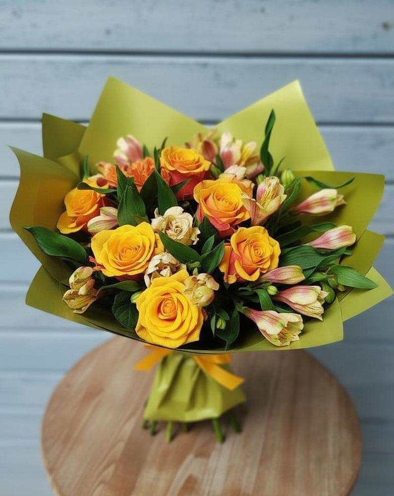 Букет цветов из: Альстромерии и Розы в Кольчугино
