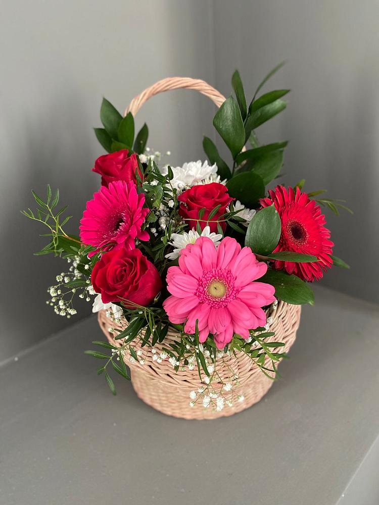 Цветочная композиция из Розы, Хризантемы и Герберы в корзине в Кольчугино