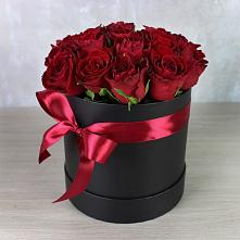 Цветочная композиция из Розы в шляпной коробке в Кольчугино