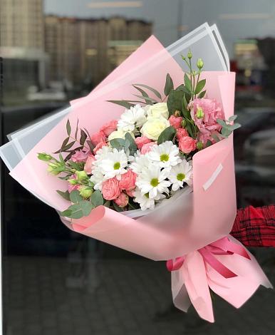 Букет цветов из: Розы, Лизиантусы и Хризантемы в Кольчугино